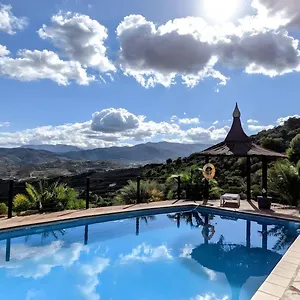 Rural 'vincent' Gogh, With Spectacular Pool & Optional Private 6 Guests Jacuzzi Vakantiehuis