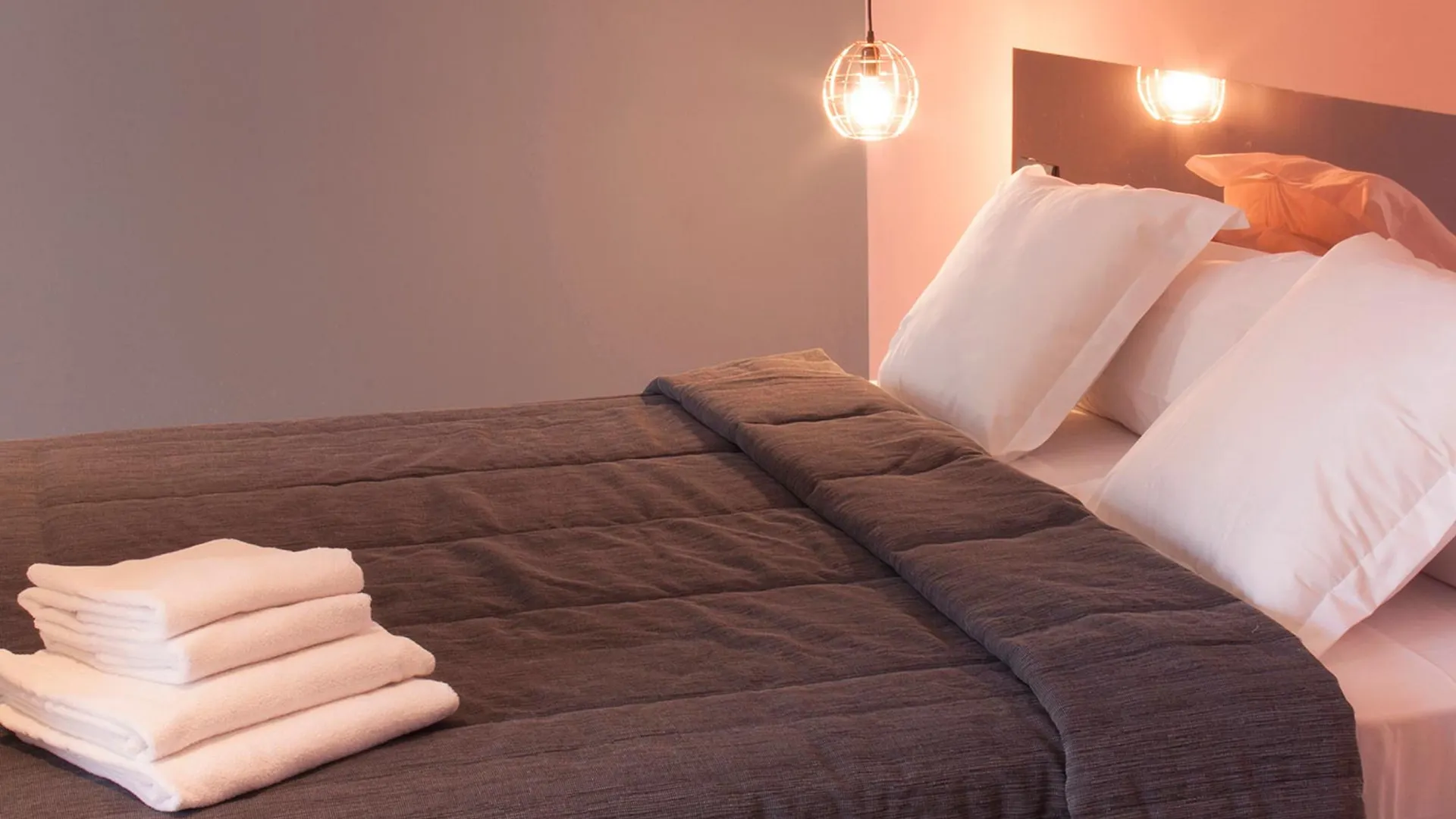 Apartamentos NONO by Charming Stay Málaga 0*,  España